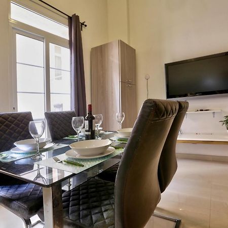 Charming Valletta 1 Bedroom Apartment Off Republic Street Sleeps 4 ภายนอก รูปภาพ