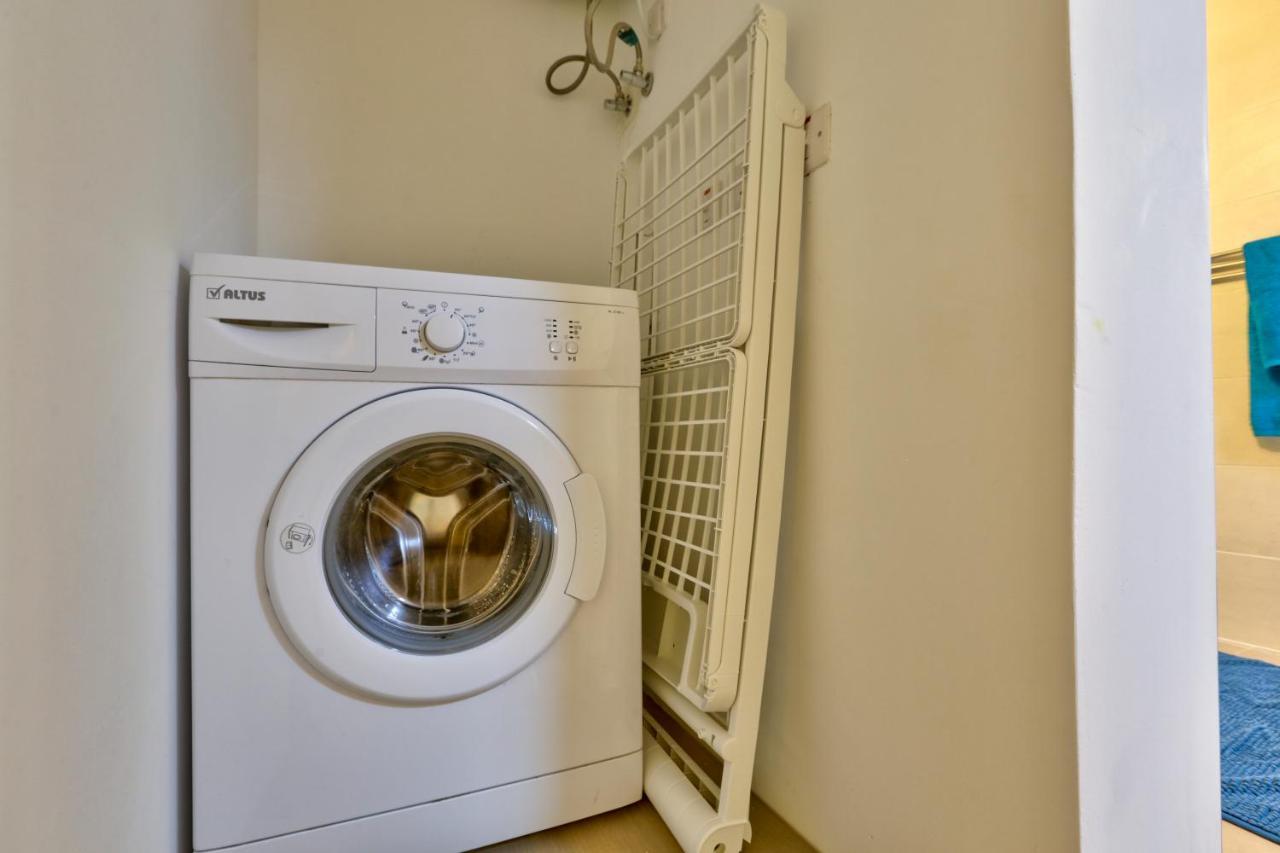 Charming Valletta 1 Bedroom Apartment Off Republic Street Sleeps 4 ภายนอก รูปภาพ
